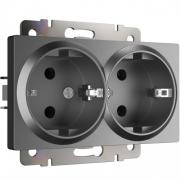 Розетка
Alumax,  Slab,  Senso,  Baguette,  Acrylic,  Platinum,  Elite,  Snabb,  Stream,  Flock,  Stark,  Fiore,  Favorit,  Diamant,  Aluminium,  Antik,  Metallic,  без шторок,  с заземлением,  двойная,  винтовые клеммы,   цвет - графит матовый