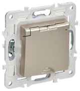 IEK Skandy Шампань Розетка с/з с крышкой со шторками IP44, винтовой зажим