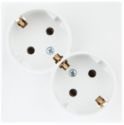 Simon 24 Harmonie Белый Розетка 2-ая с/з литая без шторок