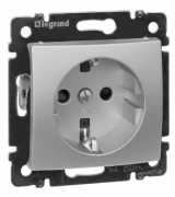 Legrand Valena Алюминий Розетка с/з со шторками, винтовые клеммы